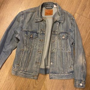 Levi’s denim jacket